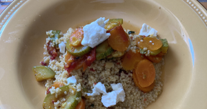 Cous cous di verdure speziato con feta