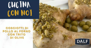 Cosciotti di pollo al forno con trito di olive